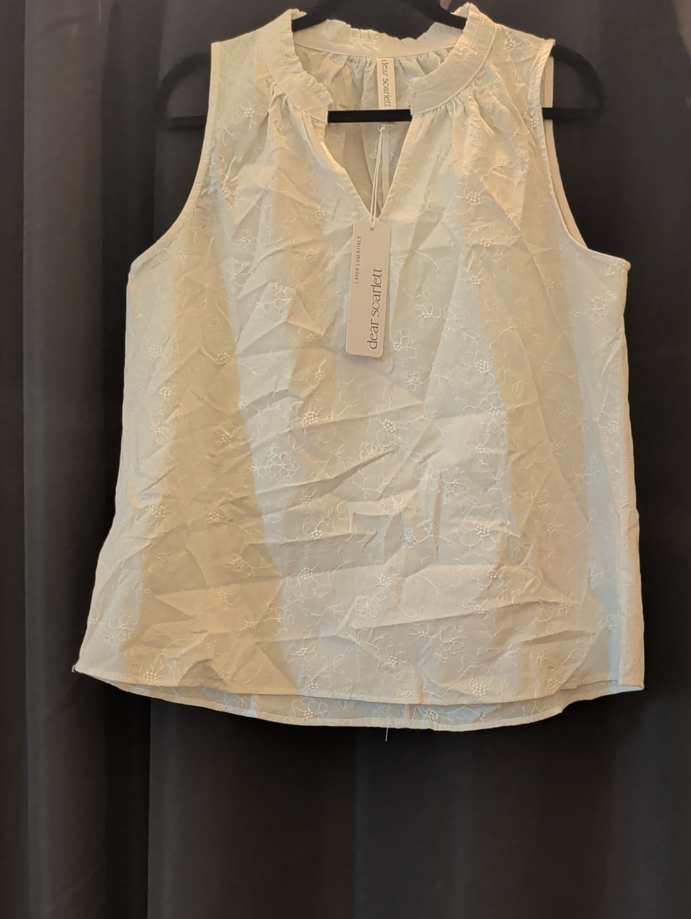 Dear Scarlett White Sleeveless Notch-Neck Embroidered Camisole